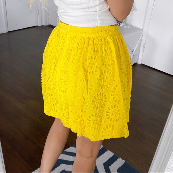 ☀️ LILLY PULITZER YELLOW EYELET HIGH WAIST MINI SKIRT! - Picture 4 of 16